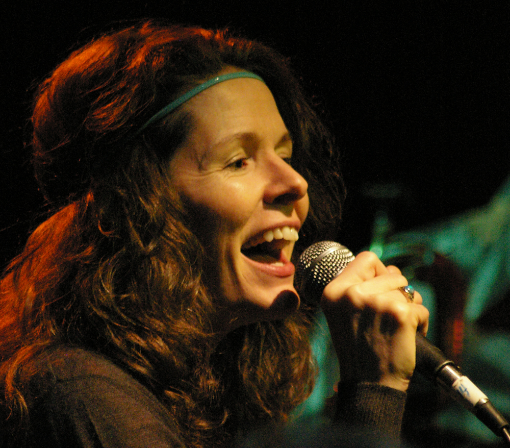 EdieBrickellAndHeavyMakeup2011-11-19TheKesslerTheaterDallasTX (16).jpg